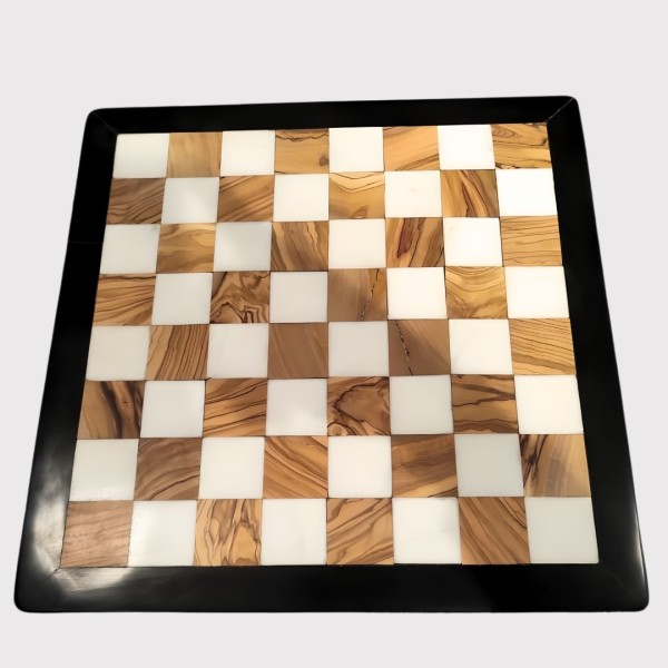 Échiquier en marbre et bois d’olivier