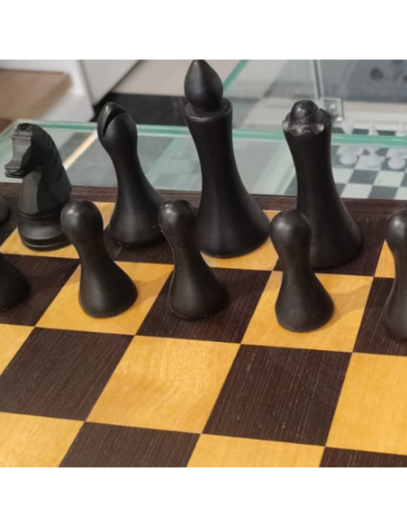 Pièces d’échecs en bois d’olivier