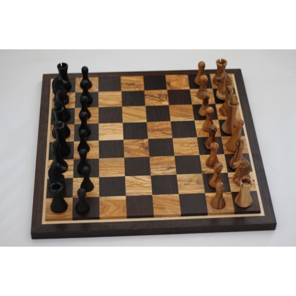 Échiquier en bois d’olivier + Pièces en bois d’olivier style africain