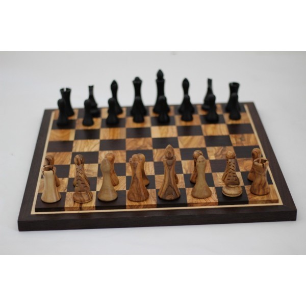 Échiquier en bois d’olivier + Pièces en bois d’olivier style africain