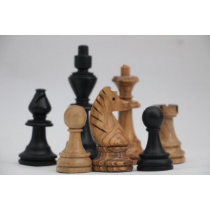 Pièces d’échecs en bois d’olivier style classique