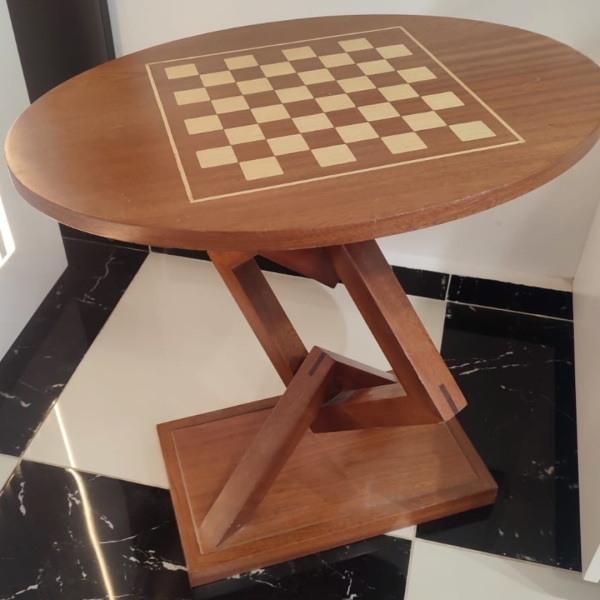 Échiquier en bois d’acajou et de frêne naturel (table)