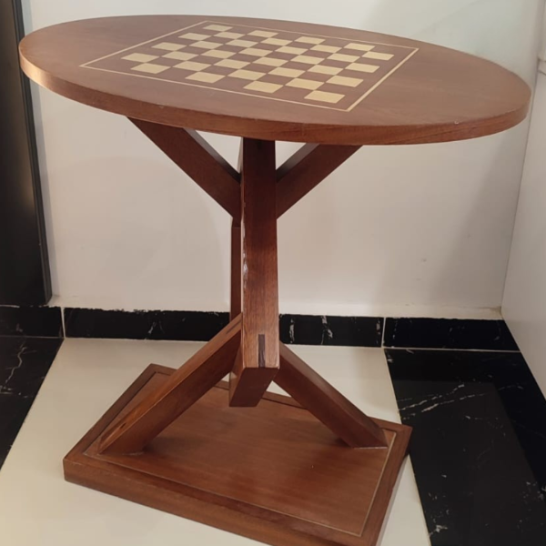 Échiquier en bois d’acajou et de frêne naturel (table)