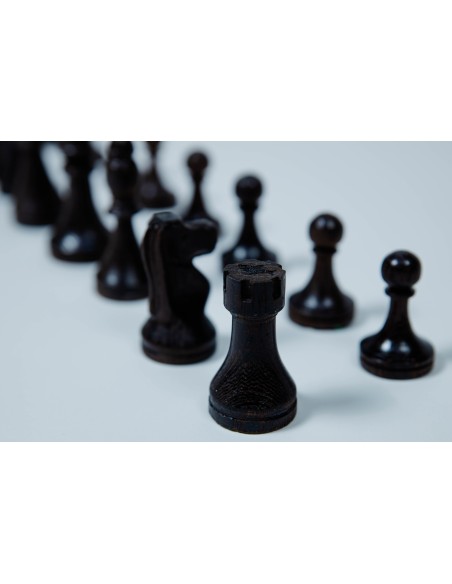 Pièces d échecs en bois Wenge et bois frêne.