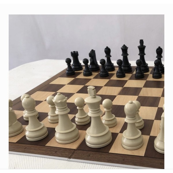 PACK CLUB DGT 5+5  ( 5 échiquiers  + 5 ensembles de pièces en plastiques DGT 95 mm)