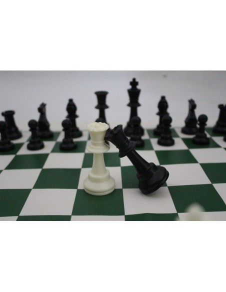 Échiquier  vert taille 5 + pièces d échecs en plastique