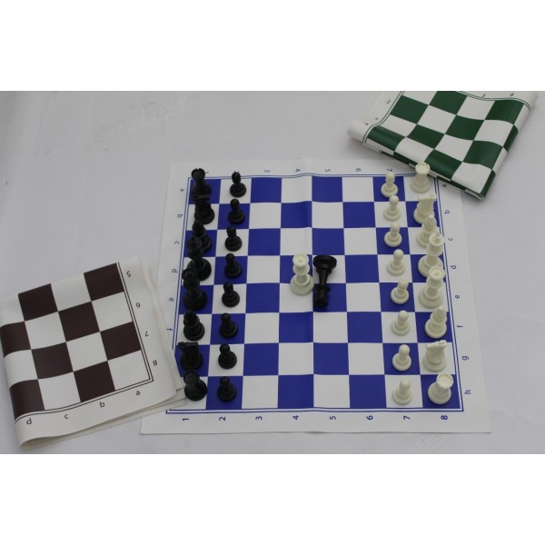 Échiquier vinyle bleu taille 5,5 + pièces en plastique taille 5