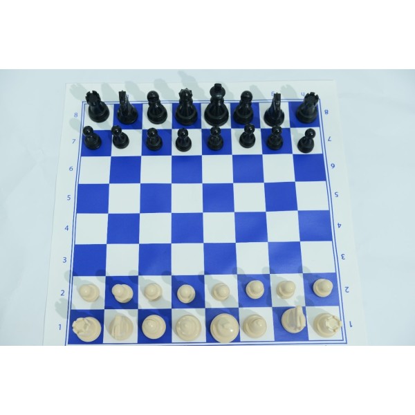 Échiquier vinyle bleu taille 5,5 + pièces en plastique taille 5
