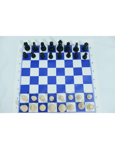 Échiquier vinyle bleu taille 5,5 + pièces en plastique taille 5