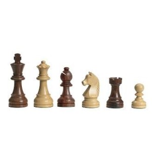 Pièces d'échecs en bois intemporelles DGT