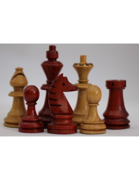 Pièces d échecs en bois padouk et movingui