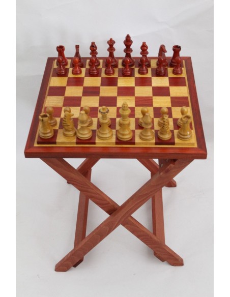 Ensemble d’échecs en bois Padouk et Movingui avec table pliante