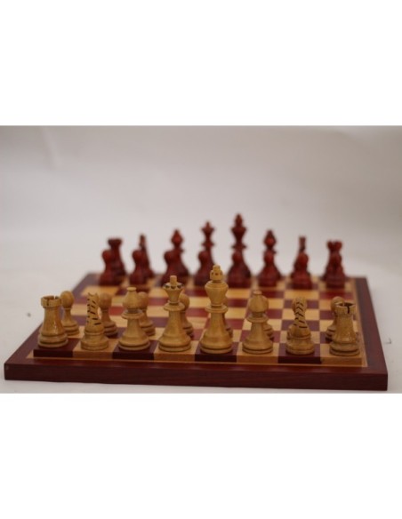 Ensemble d’échecs en bois Padouk et Movingui avec table pliante